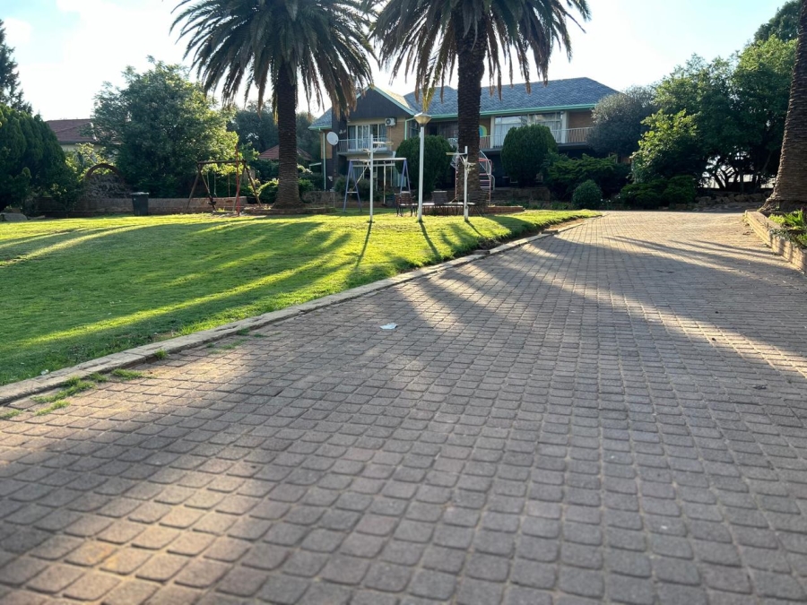 To Let 6 Bedroom Property for Rent in Bayswater Free State